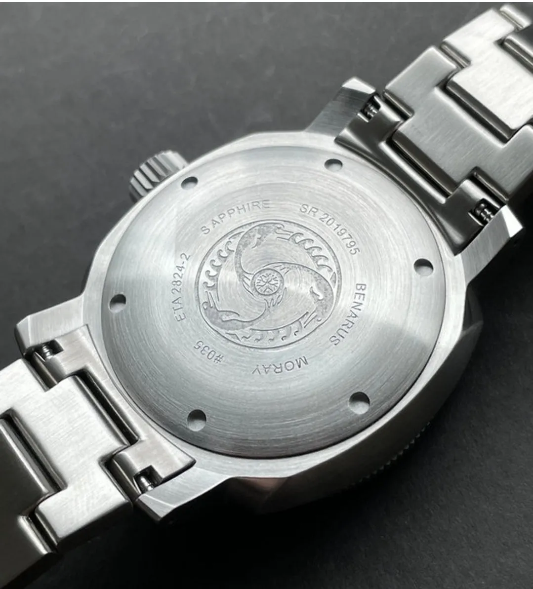 Benarus Moray Watch 40 steel black dart