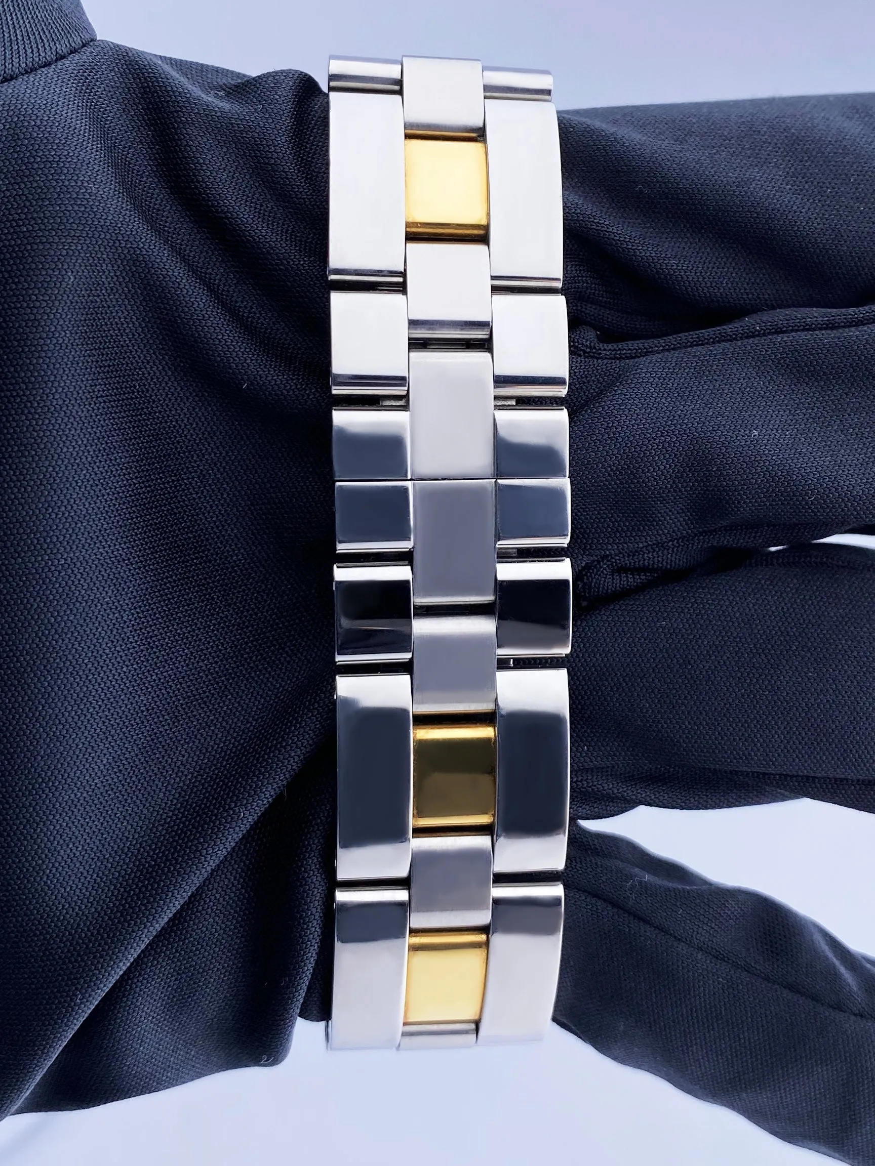 Cartier Roadster W62031Y4 18k Yellow Gold & Steel Mens Watch