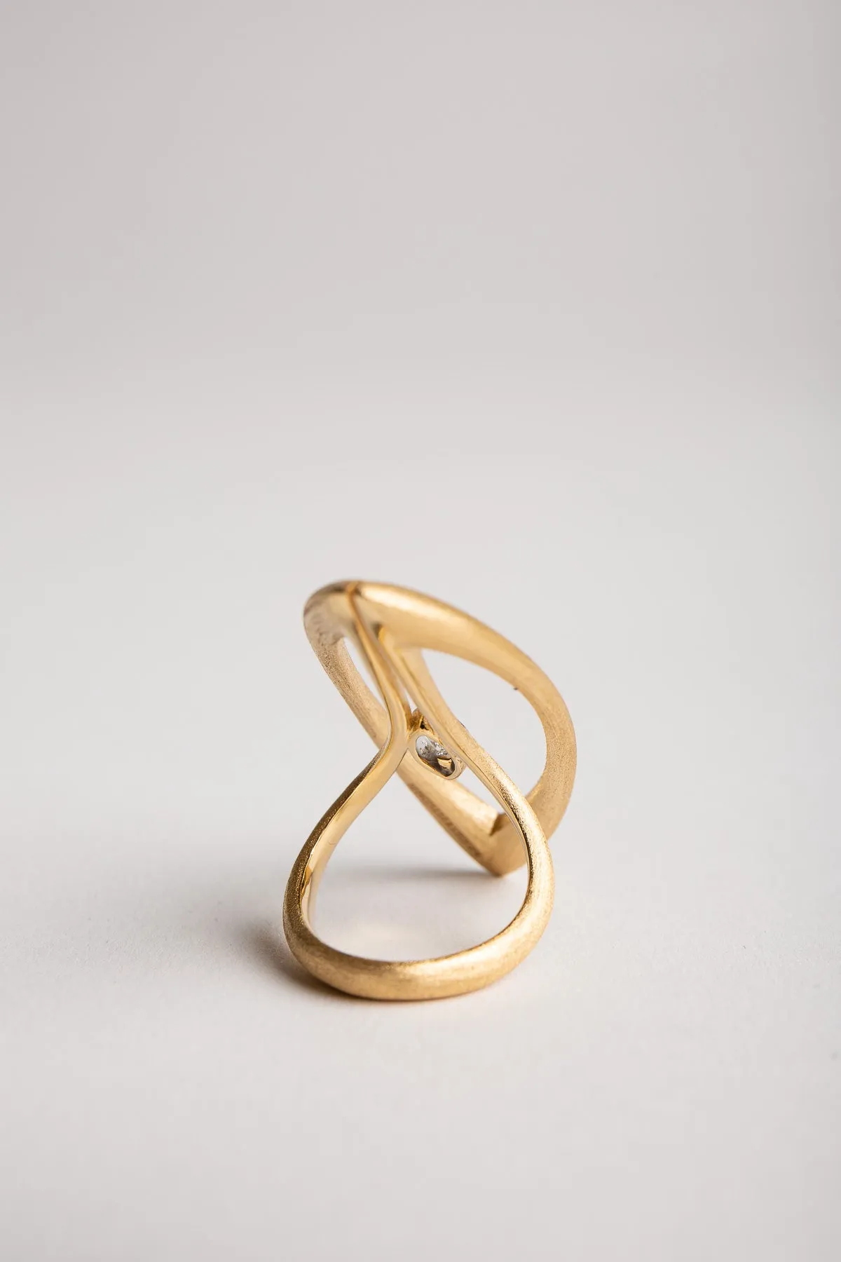 MIKE JOSEPH | WHITE DIAMOND OVAL RING