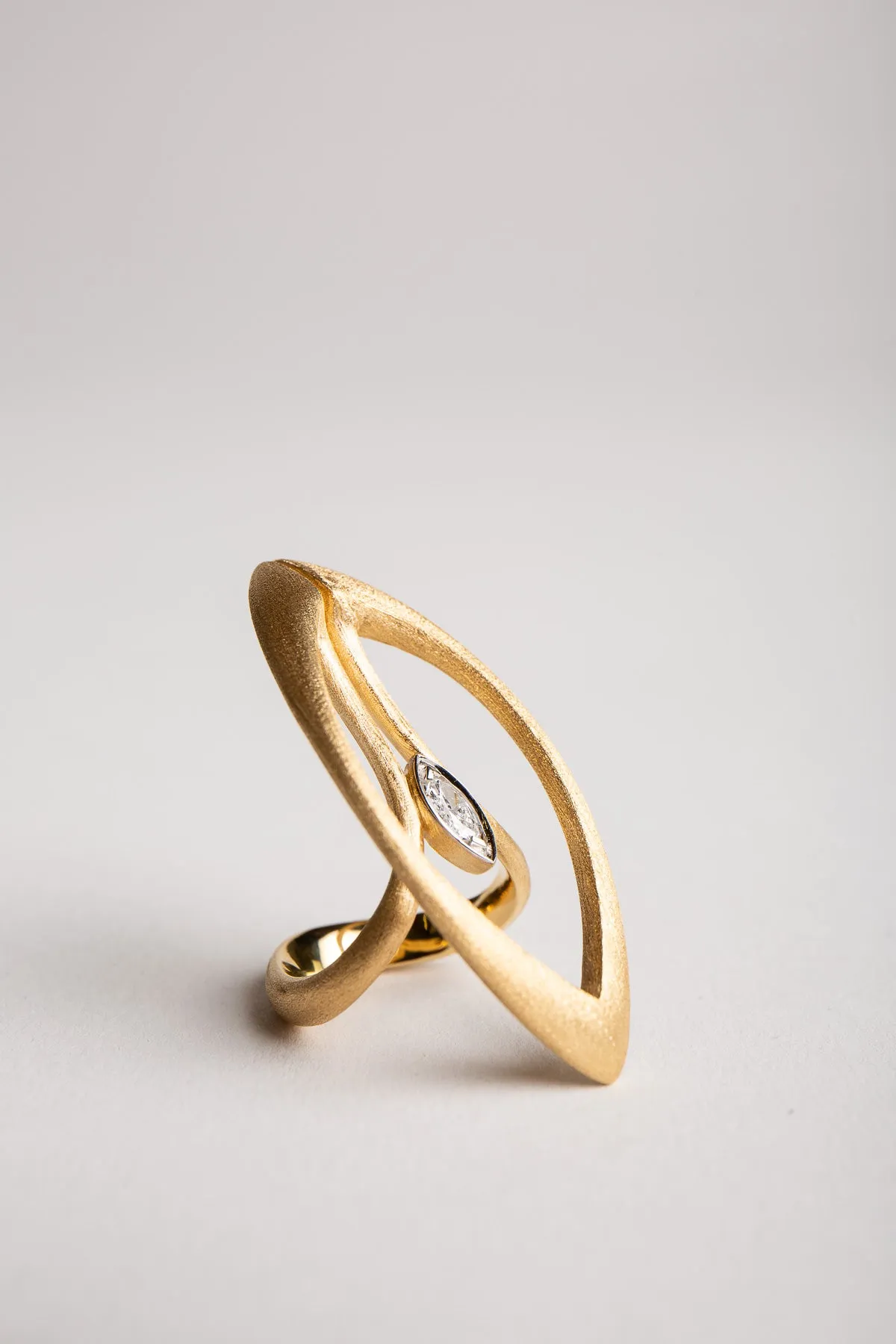 MIKE JOSEPH | WHITE DIAMOND OVAL RING