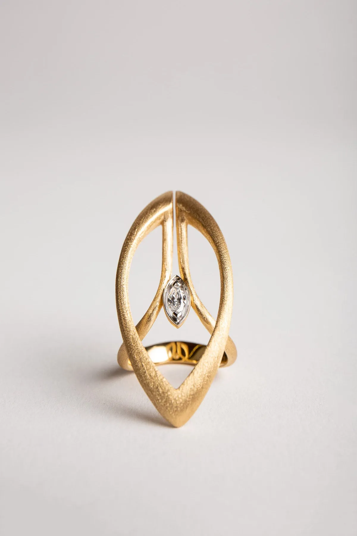 MIKE JOSEPH | WHITE DIAMOND OVAL RING