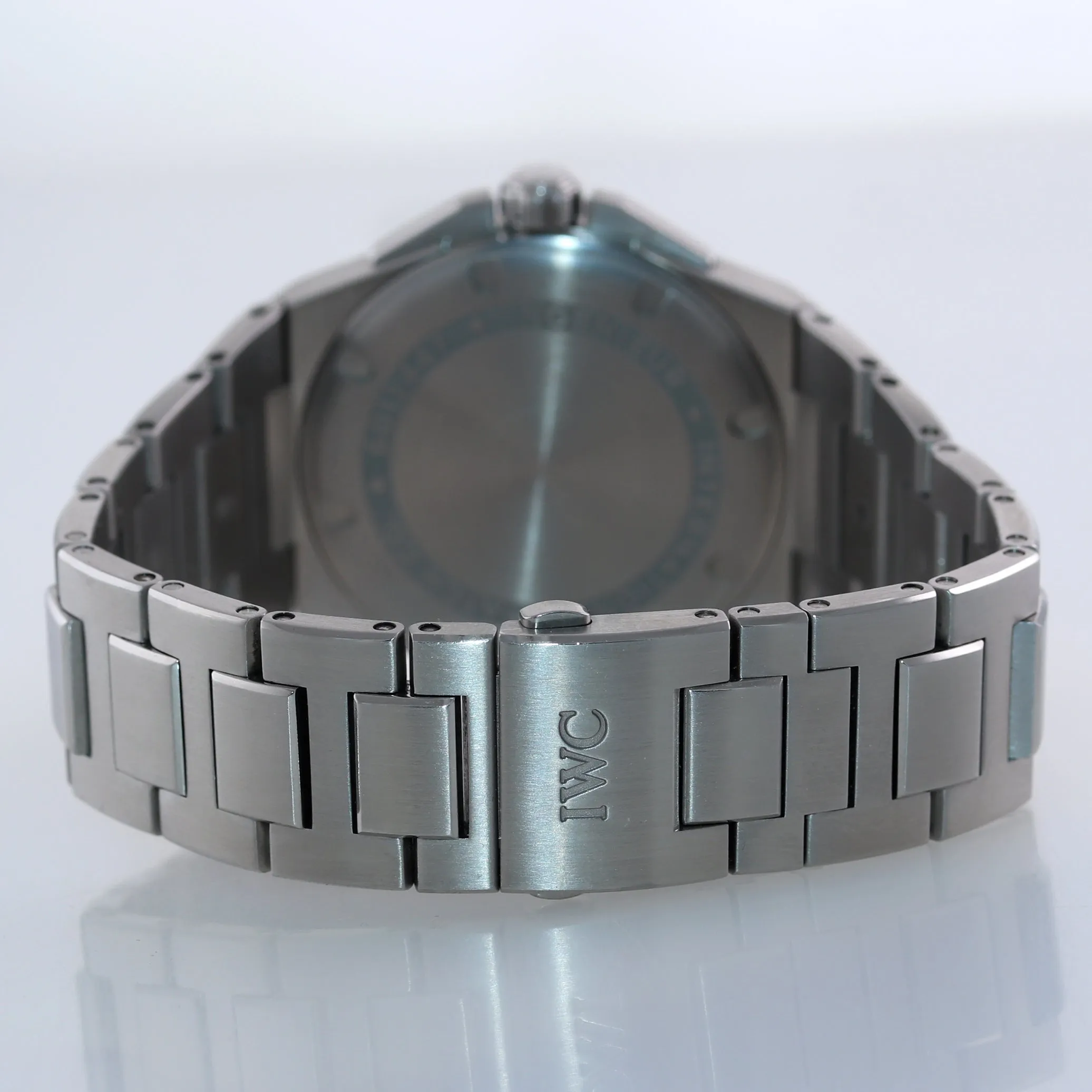 MINT IWC Ingenieur White 40mm Stainless Steel Date  IW323904 3239 3239-04 Watch