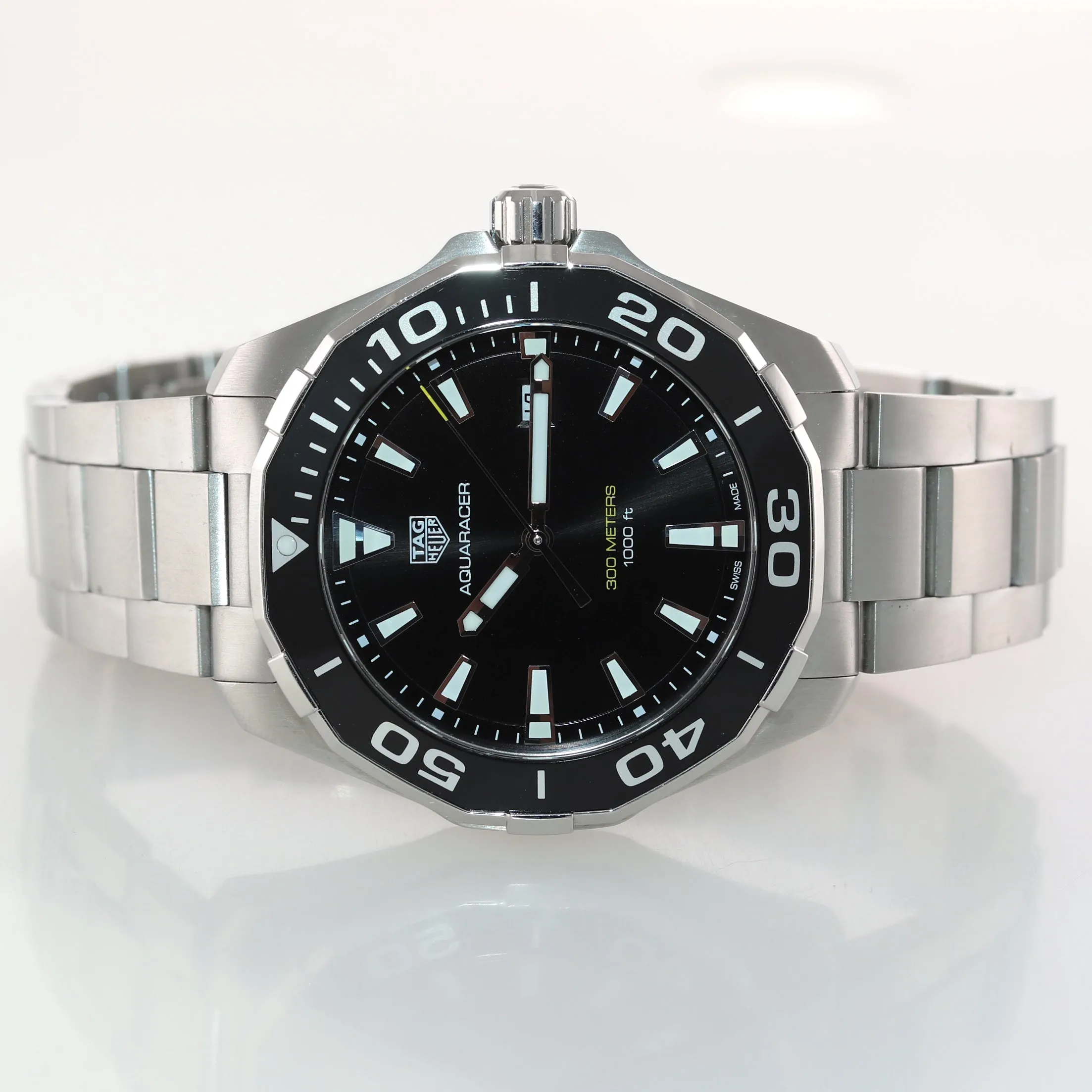 MINT PAPERS Tag Heuer Aquaracer Steel WAY101C Black 43mm Quartz Date Dive Watch