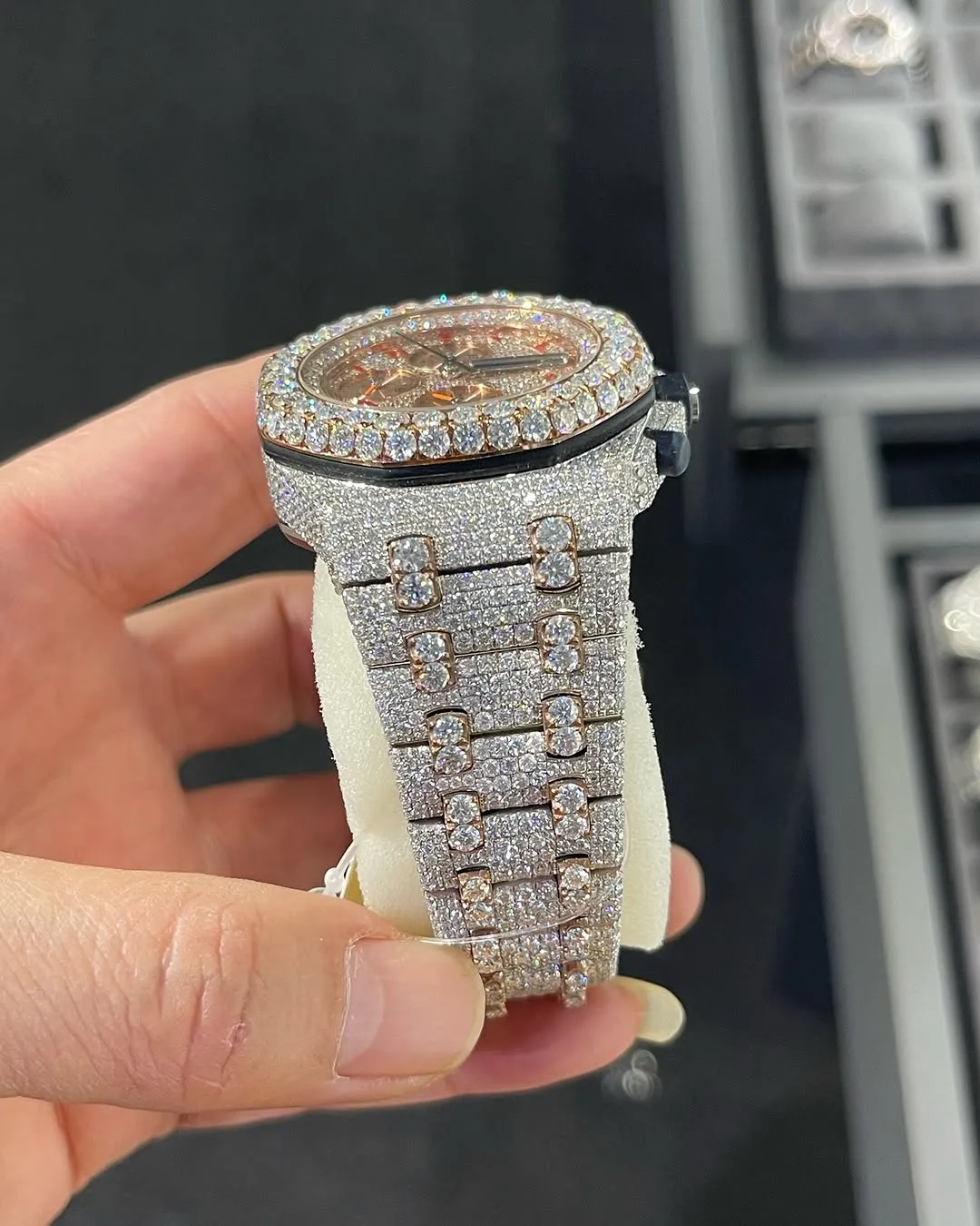 MOISSANITE AP WATCH | AUDEMARS PIGUET ROYALOAK BUSTDOWN W 233