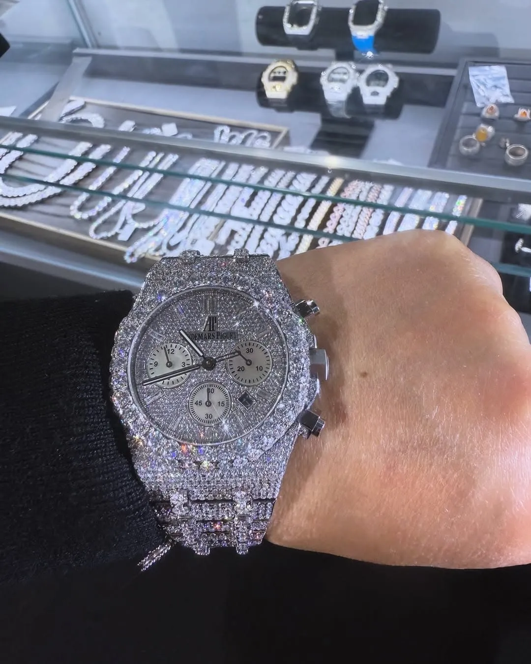 MOISSANITE AP WATCH | AUDEMARS PIGUET ROYALOAK BUSTDOWN W 255