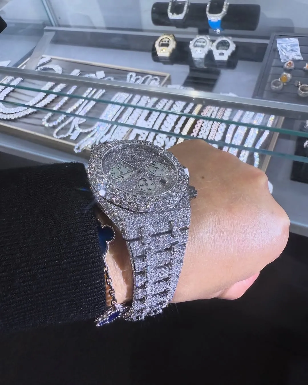 MOISSANITE AP WATCH | AUDEMARS PIGUET ROYALOAK BUSTDOWN W 255