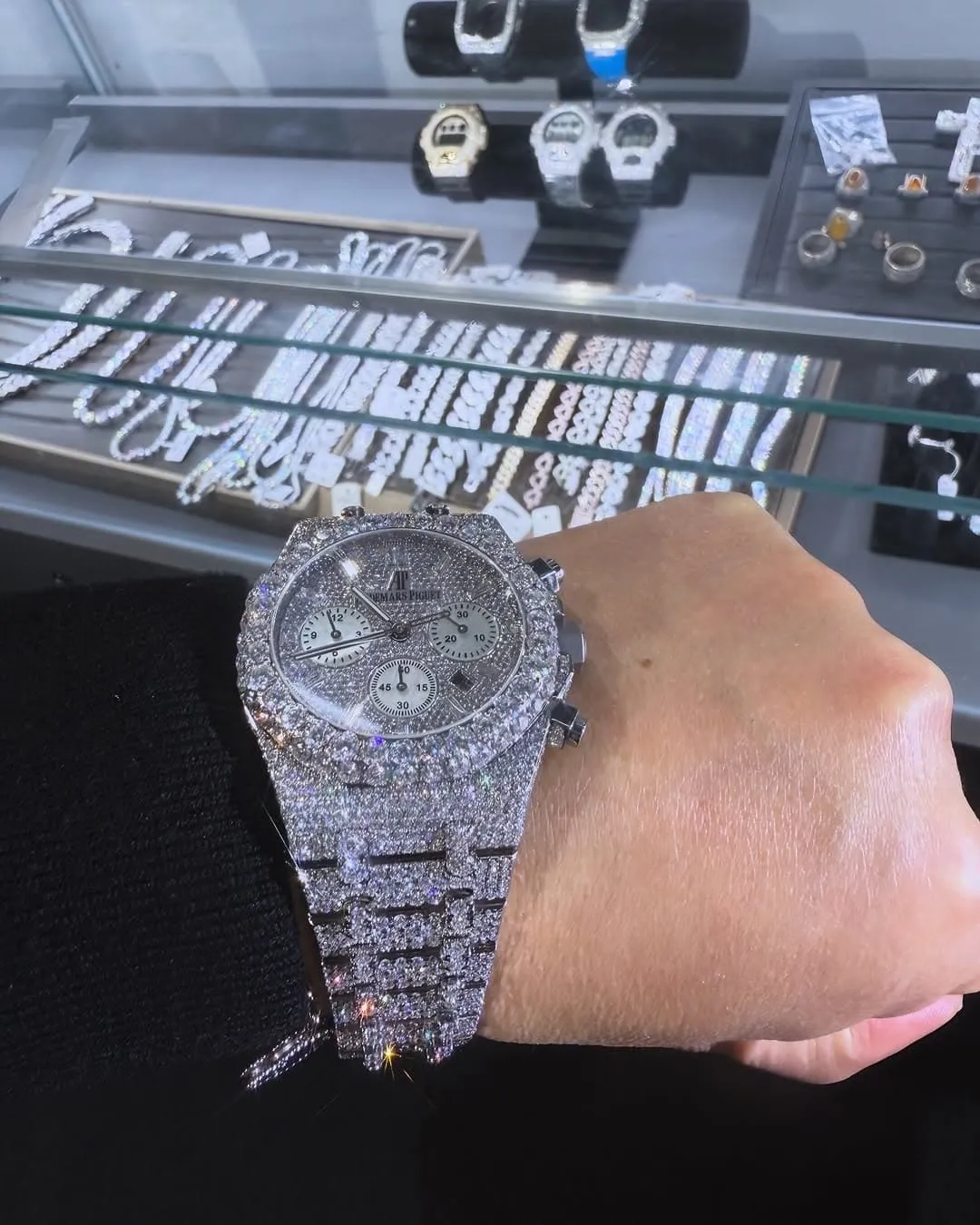 MOISSANITE AP WATCH | AUDEMARS PIGUET ROYALOAK BUSTDOWN W 255