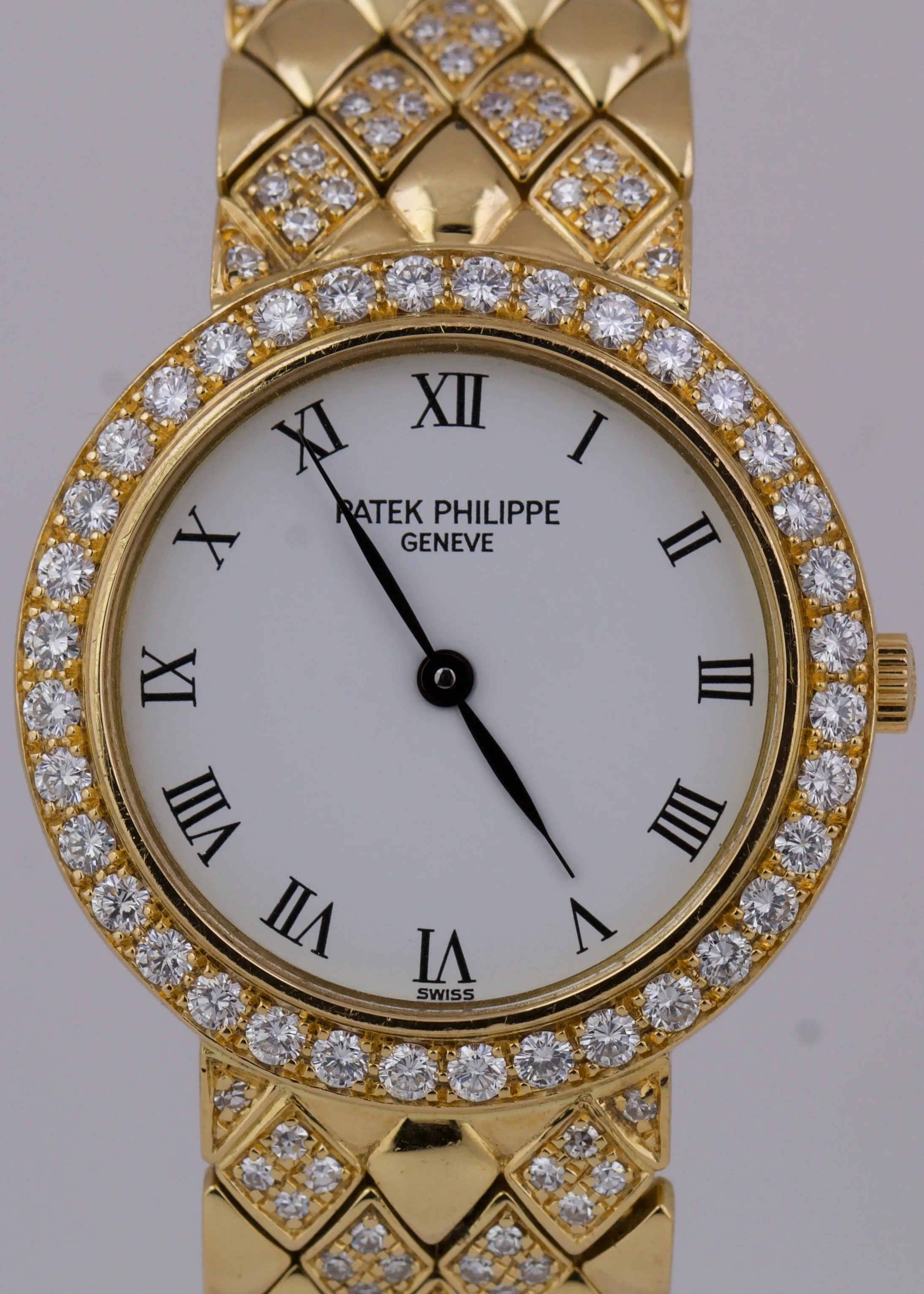 Patek Philippe Calatrava White DIAMOND 18K Yellow Gold 25mm Quartz Watch 4820